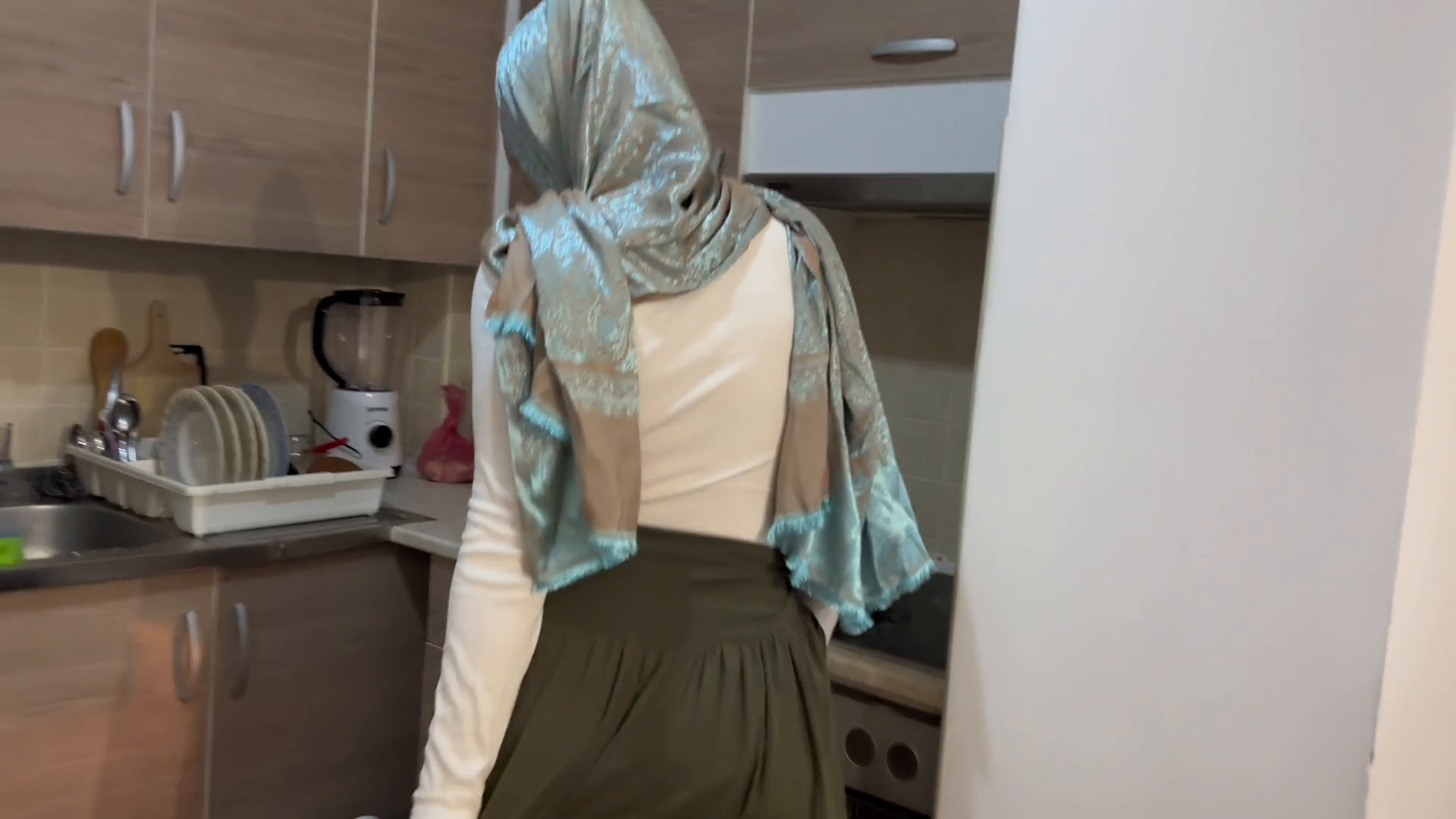 Türbanlı Üvey Annemin Kocası Eve Gelmeden İçine Geldim%Türk